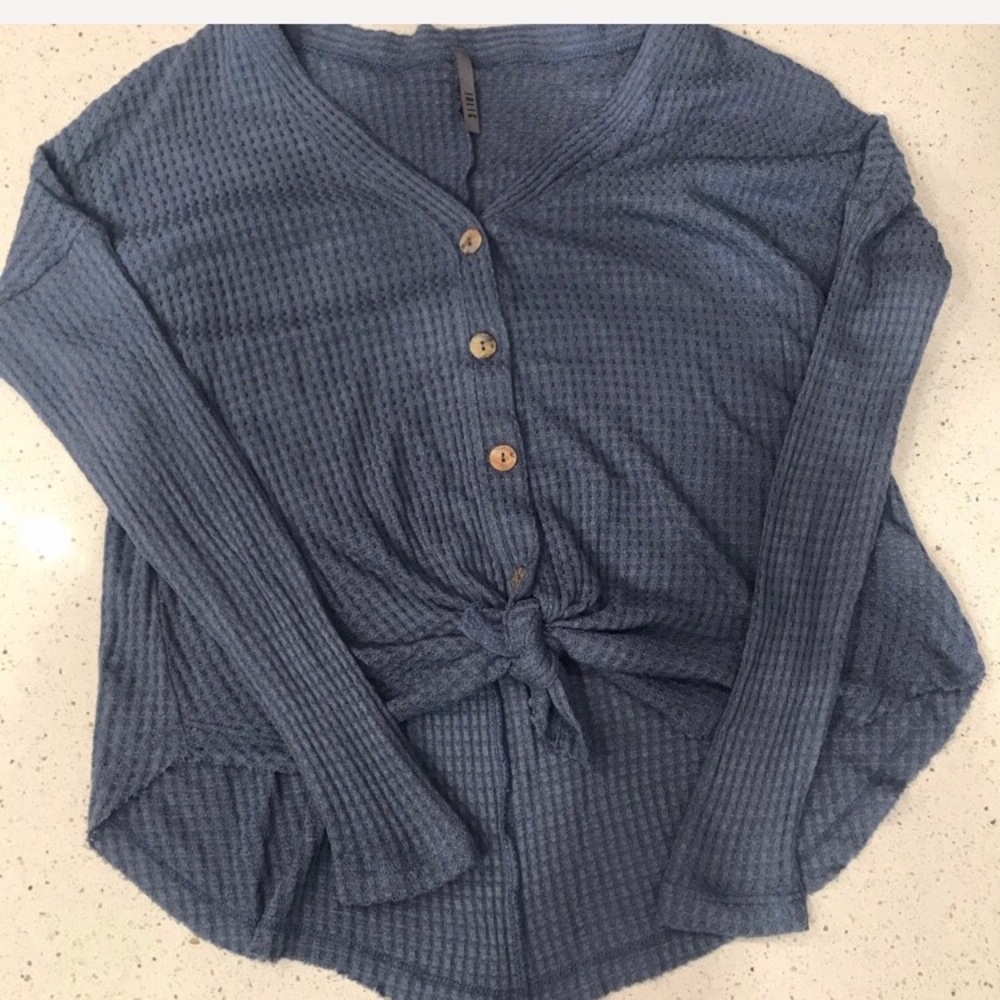 Boutique tie front top